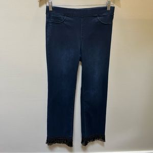 tractr ~ Dark Wash Stretch Jegging Jeans With Fringe Hem in size 6/28